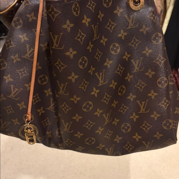 Excellent condition Artsy MM includes box and dust bag - Picture 5 of 8